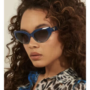 NWT GUESS GU7787 A 92W blue Sunglasses